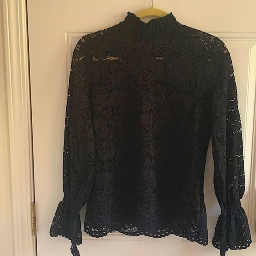NWT Adrianna Papell Black Lace Longsleeve top with cami Sz S